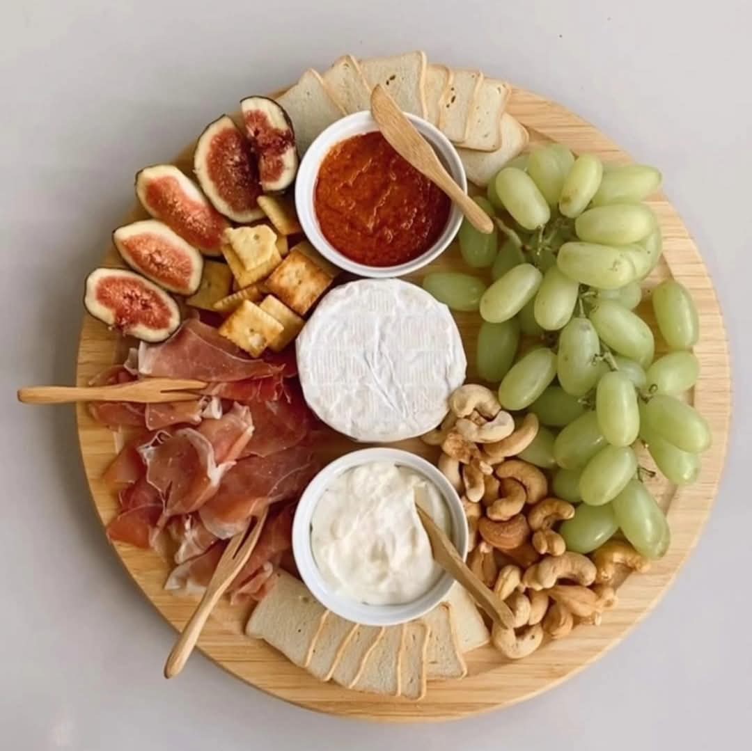 Single layer rotating spice rack