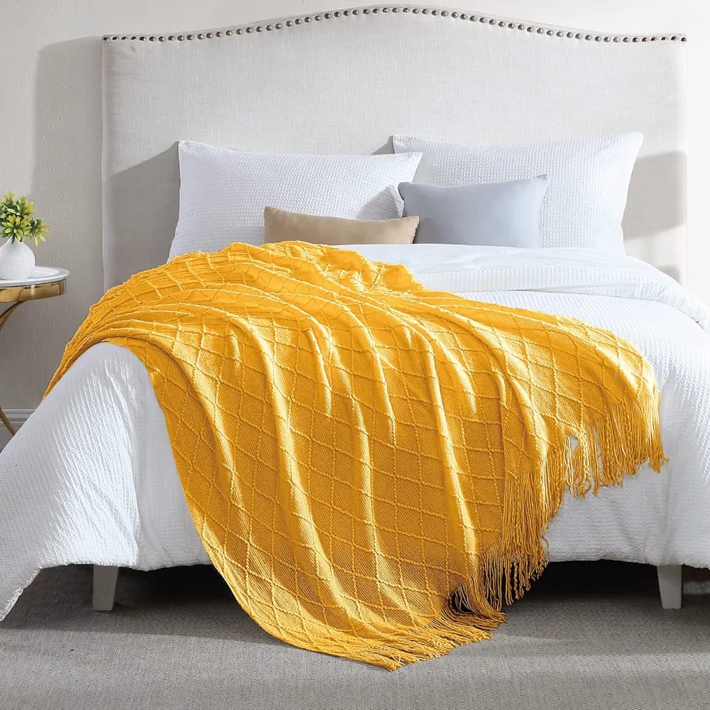 Knitted Throw Blanket With Tassel