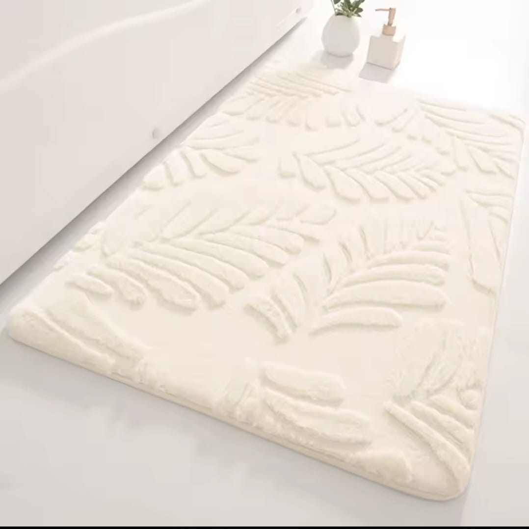 Memory sponge bath rug with faux rabbit fur, absorbent and anti slip design