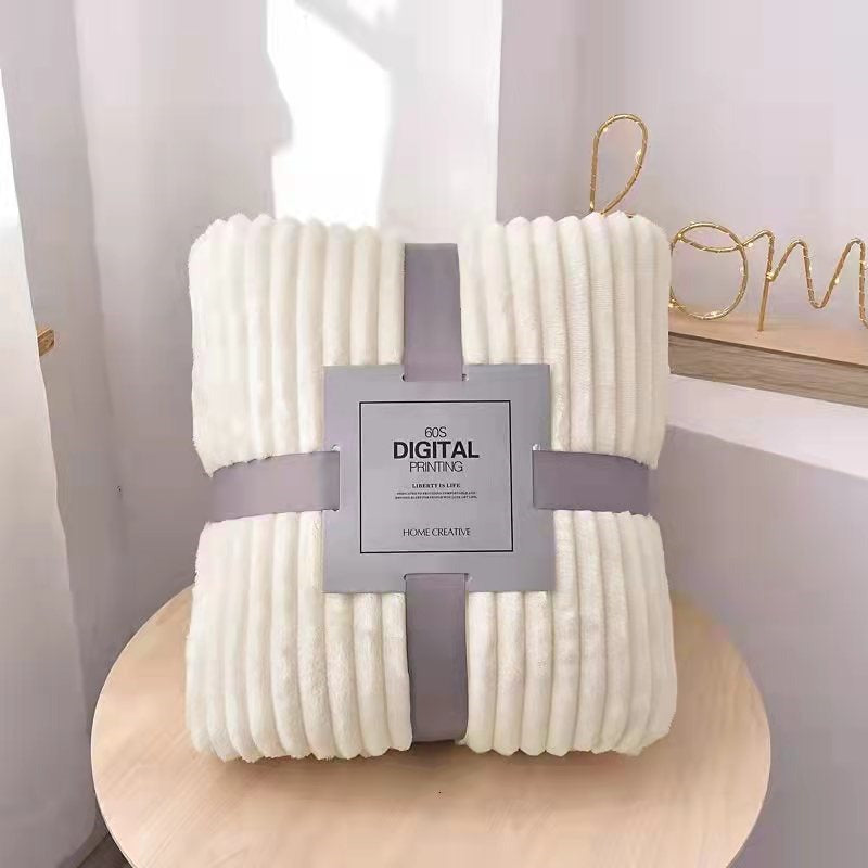 200 × 230cm Fleece Soft Throw Blanket for Bed, Sofa and Outdoor Use