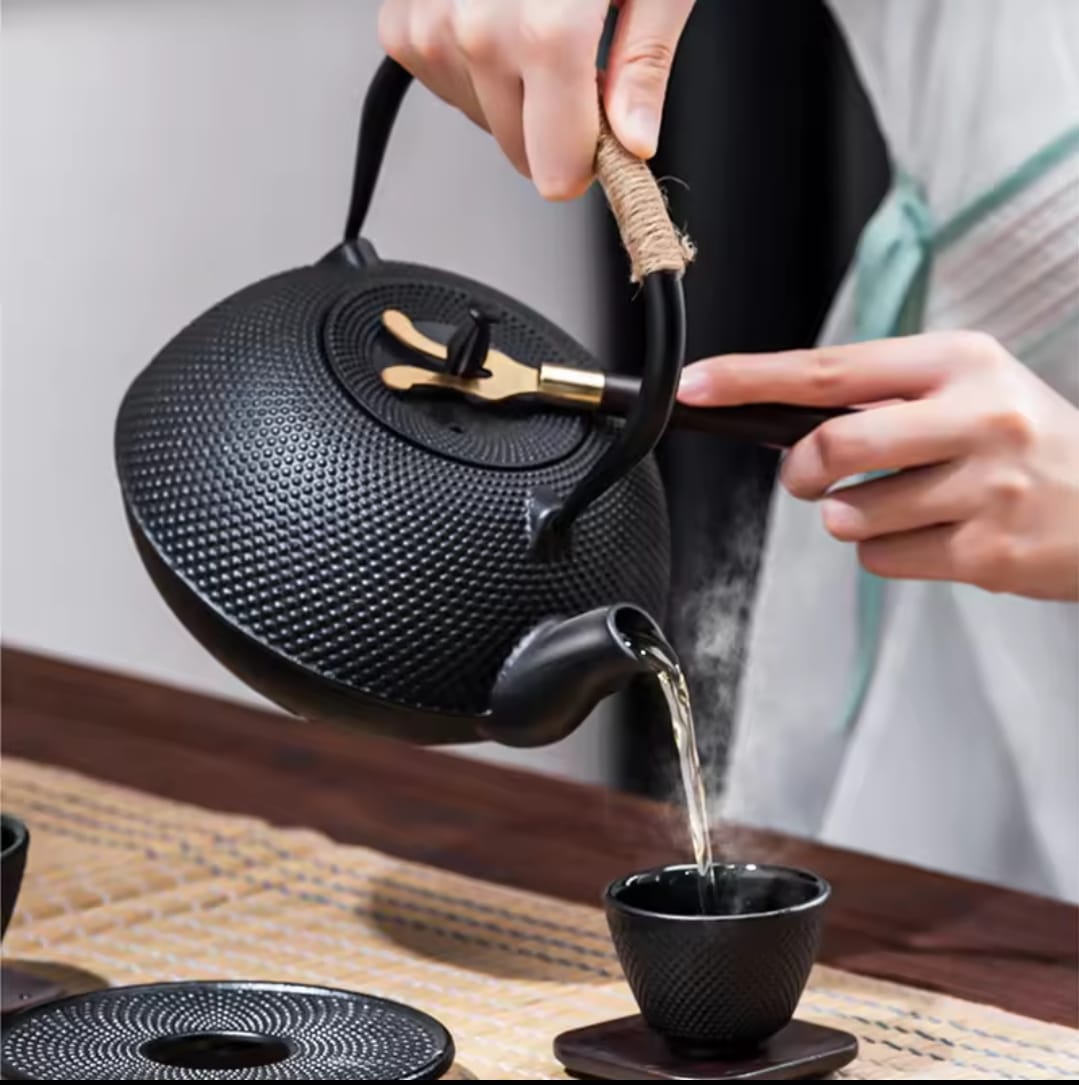 1.8L Cast Iron Tea Pot
