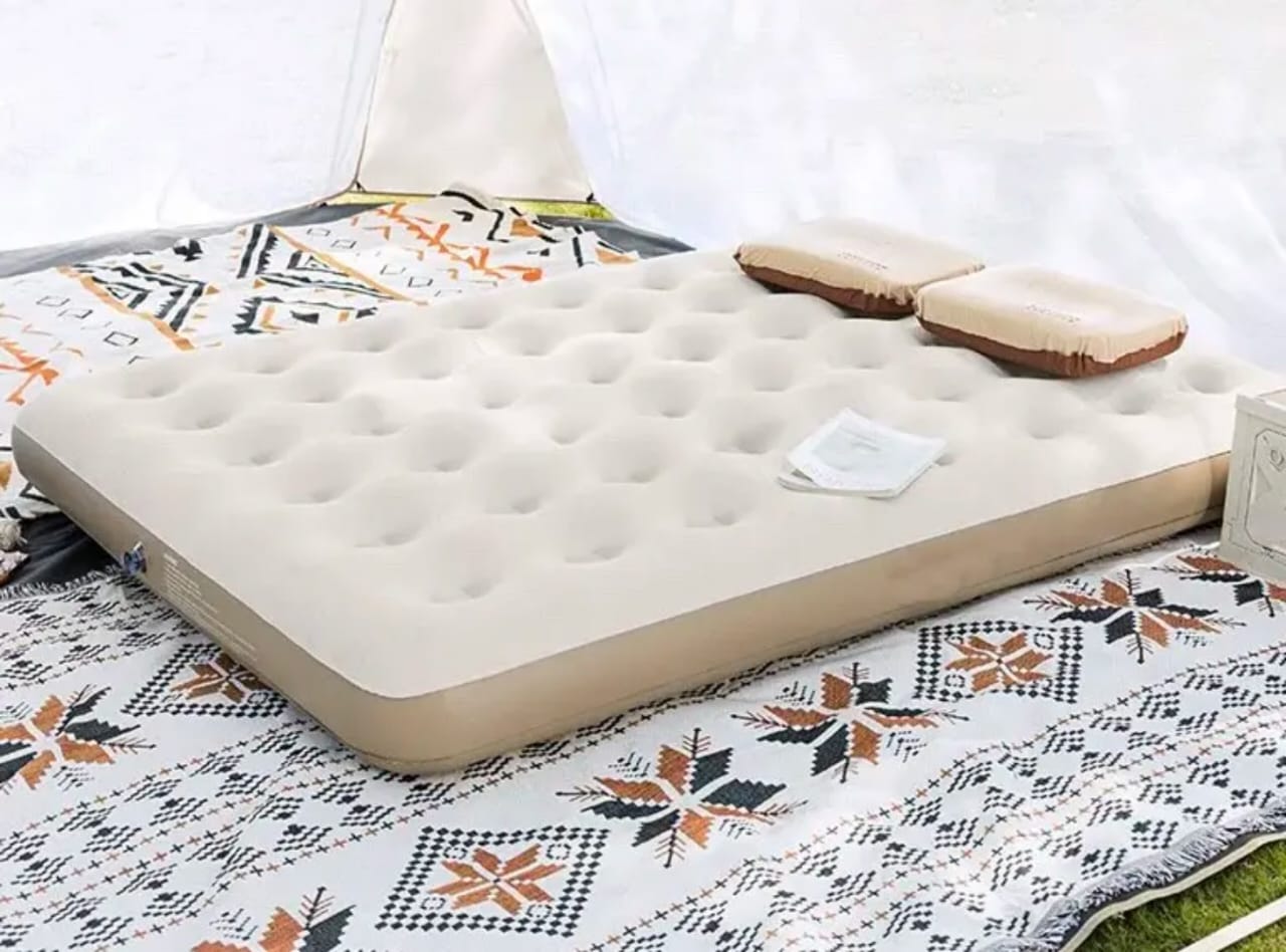 Inflatable Mattress 5×6 with 2 Pillows