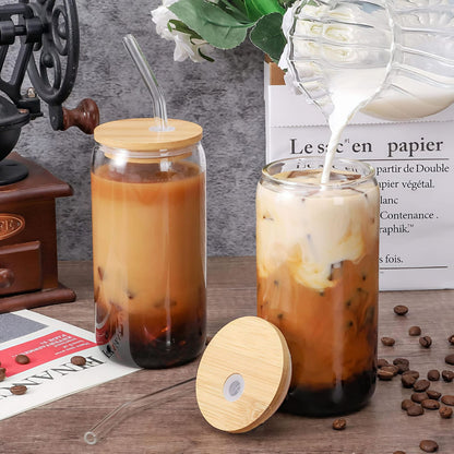 Borosilicate glass cup with bamboo lid 500 ml, durable drinkware for beer, juice, iced coffee, and cocktails.