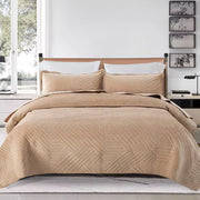 Quilted bedspread set with two pillowcases for modern bedroom décor
