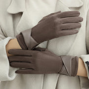 Women’s warm thermal winter gloves with soft velvet material and warm lining, free size for cycling, outdoor activities, and daily use.