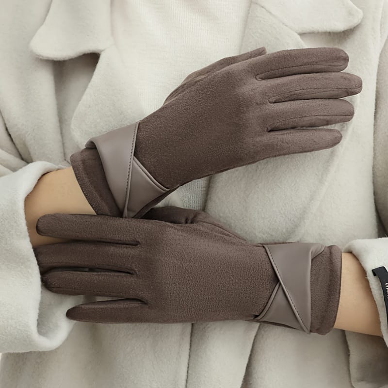 Women’s warm thermal winter gloves with soft velvet material and warm lining, free size for cycling, outdoor activities, and daily use.