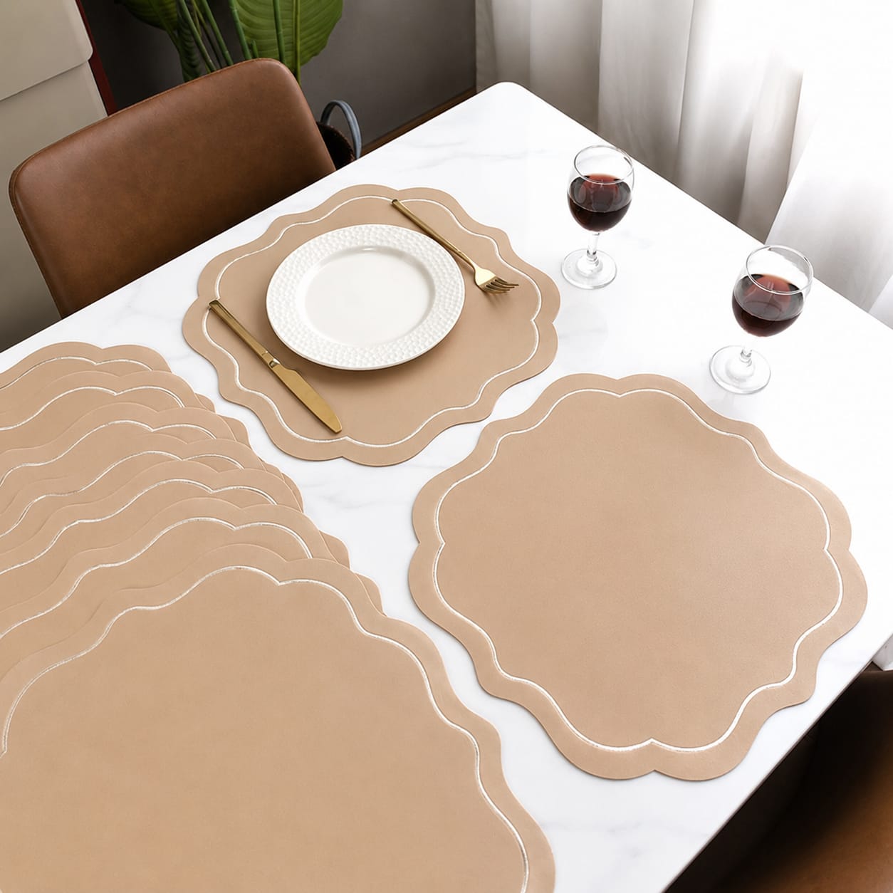 6Piece Round Faux Leather Dining Table Mats 38 cm