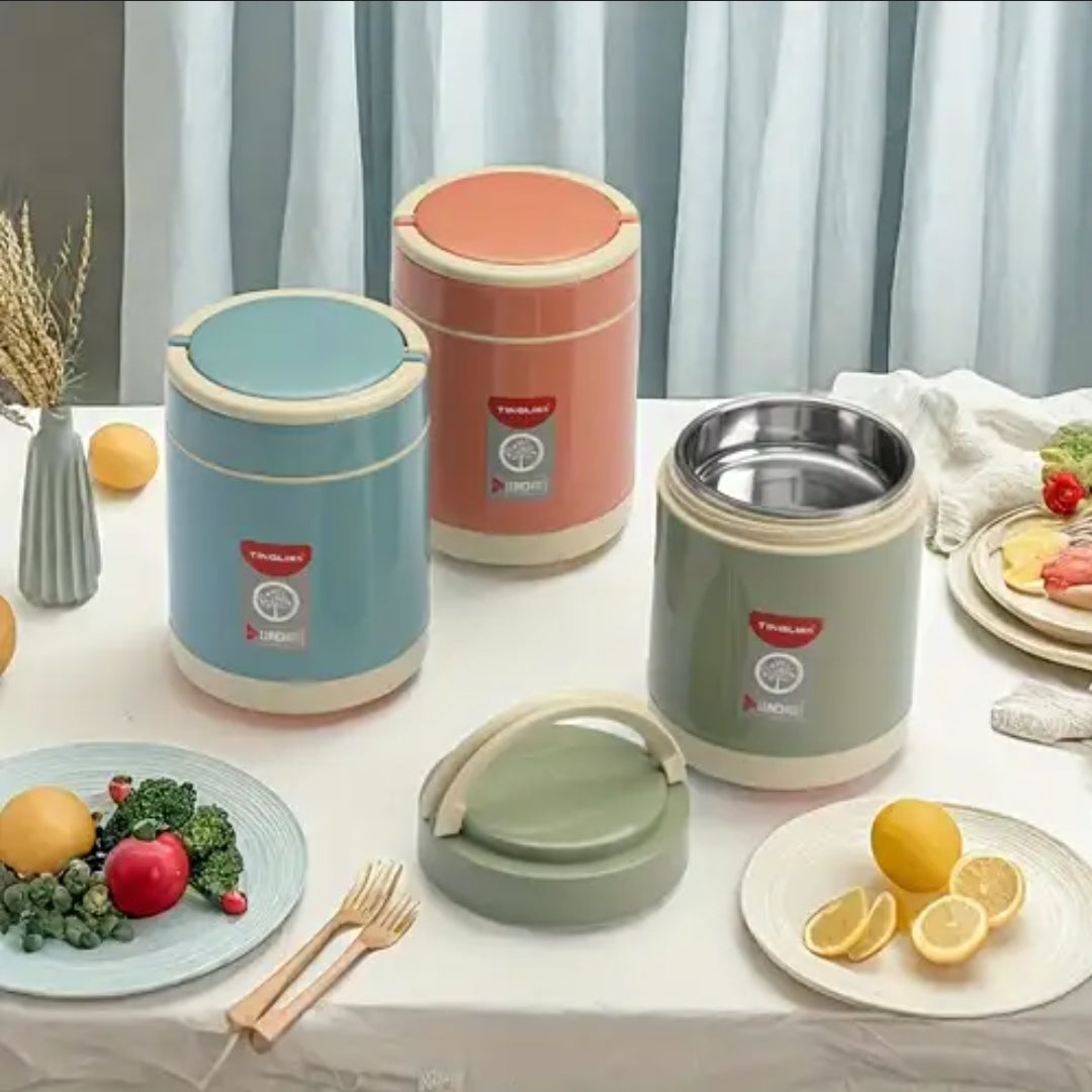 1.4L Thermoware double wall insulated lunch box with stainless steel interior and two compartments.