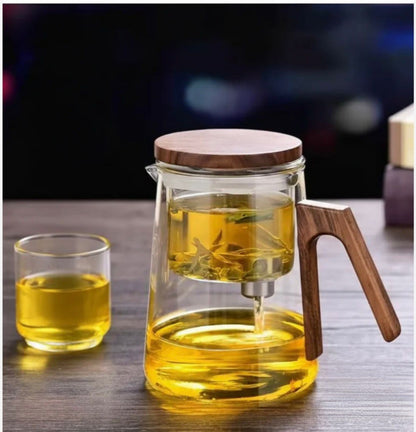 Glass teapot with built in loose leaf tea infuser