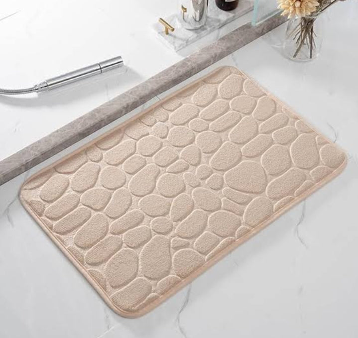 Memory foam bath mat with non-slip backing, available in 40×60cm and 50×80cm.