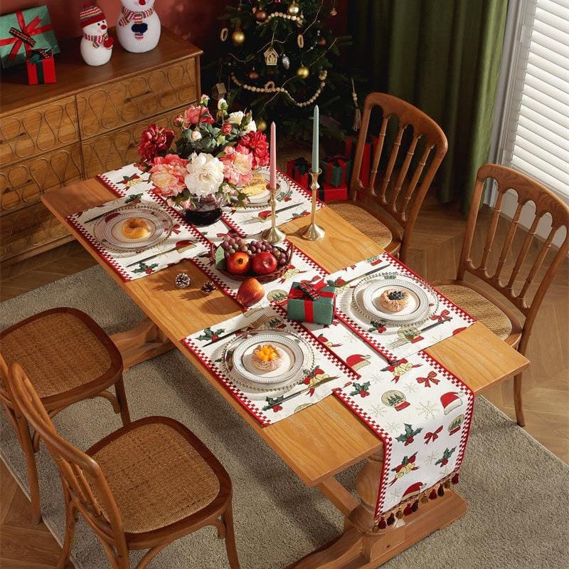 Yarn-Dyed Jacquard Christmas Table Runner And 4pcs Table Mats