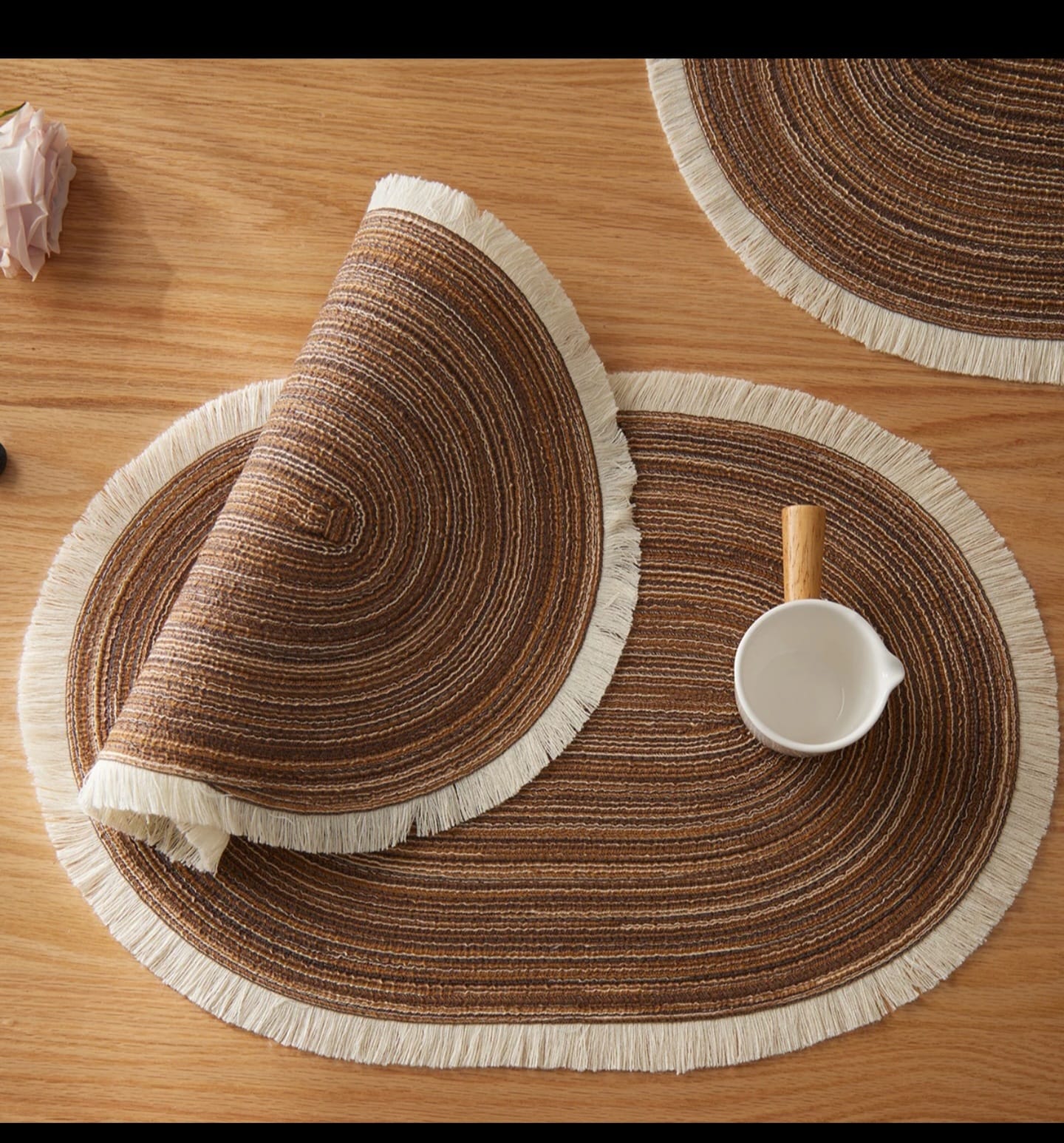 6-Piece round braided table mats 38 cm heat resistant for dining table décor