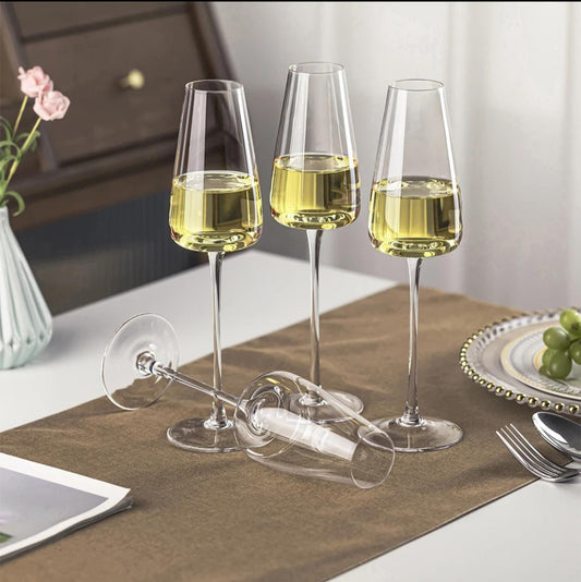 Set of 2 long stem wine and champagne glasses, 280 ml elegant glassware for drinks and celebrations. 