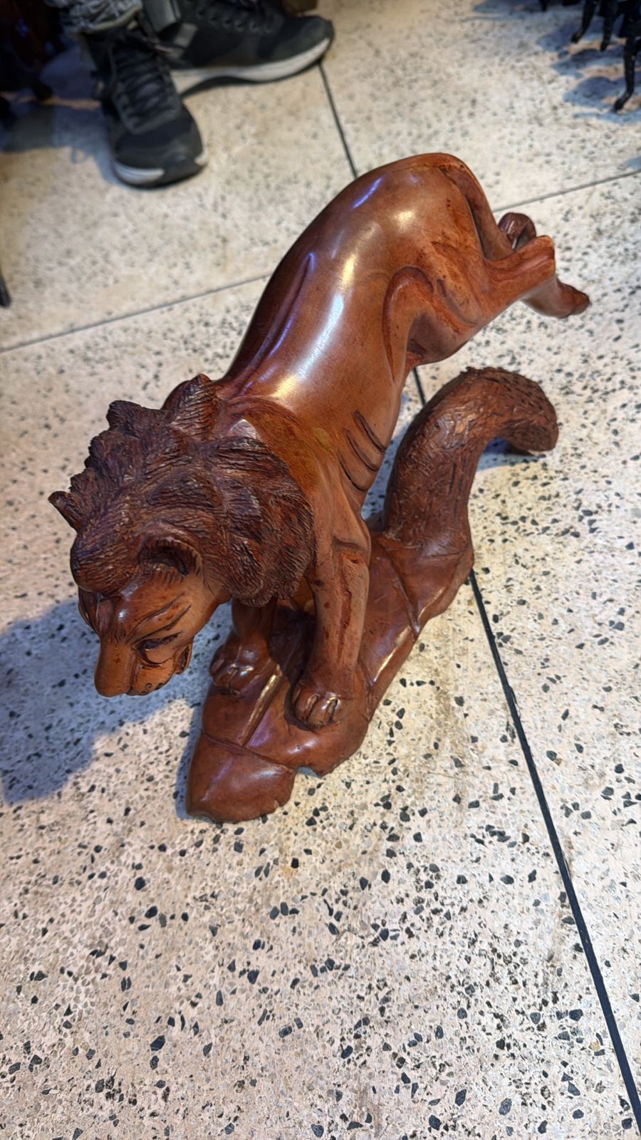 Lion Statue Décor (35 × 24 cm)