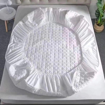 Waterproof mattress protector with hotel quality finish