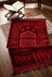 Soft velvet Islamic prayer mat measuring 80 × 120 cm for comfortable daily prayer use