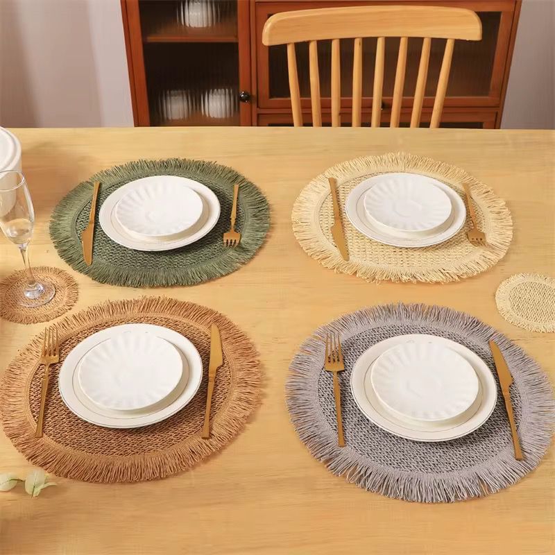 Set of 6 Nordic woven table mats with tassels, heat-resistant and non-slip design for dining table protection