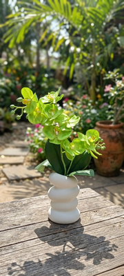 Artificial orchid flowers in plastic vase 28 cm for home décor