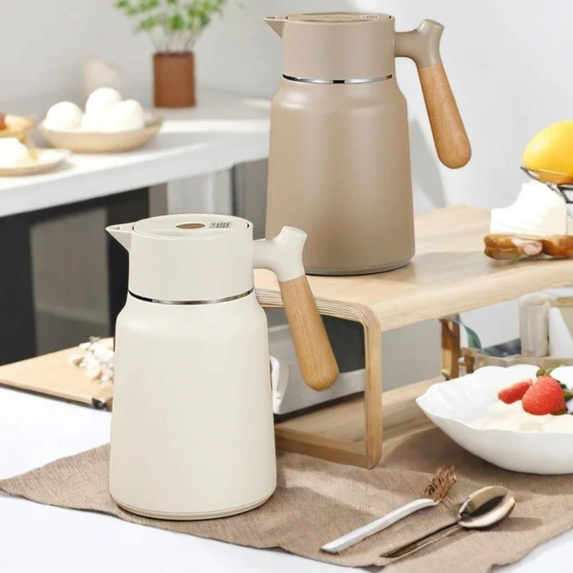 1.5L Double wall copper plated vacuum flask with filter for long lasting heat retention and hot beverage storage