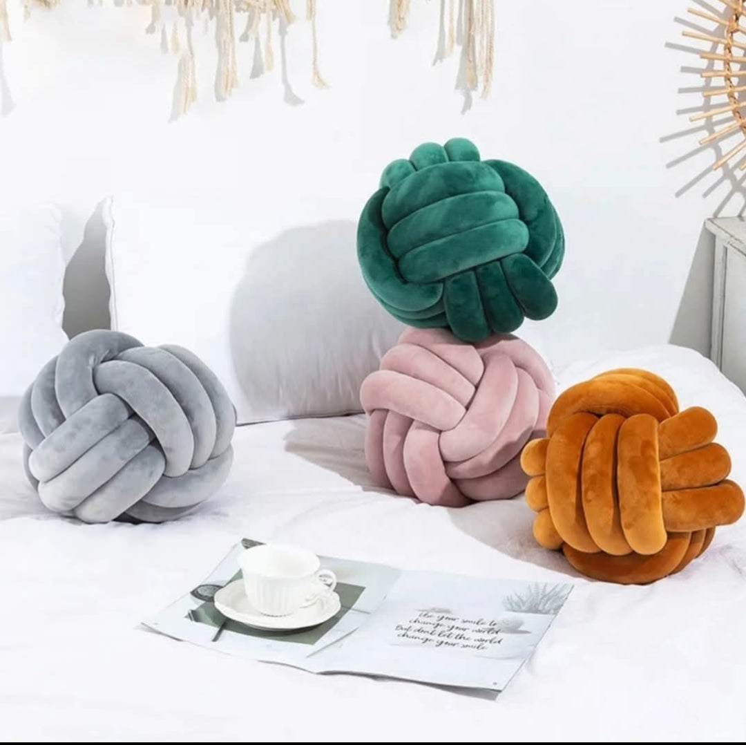 Knot pillow Round Ball