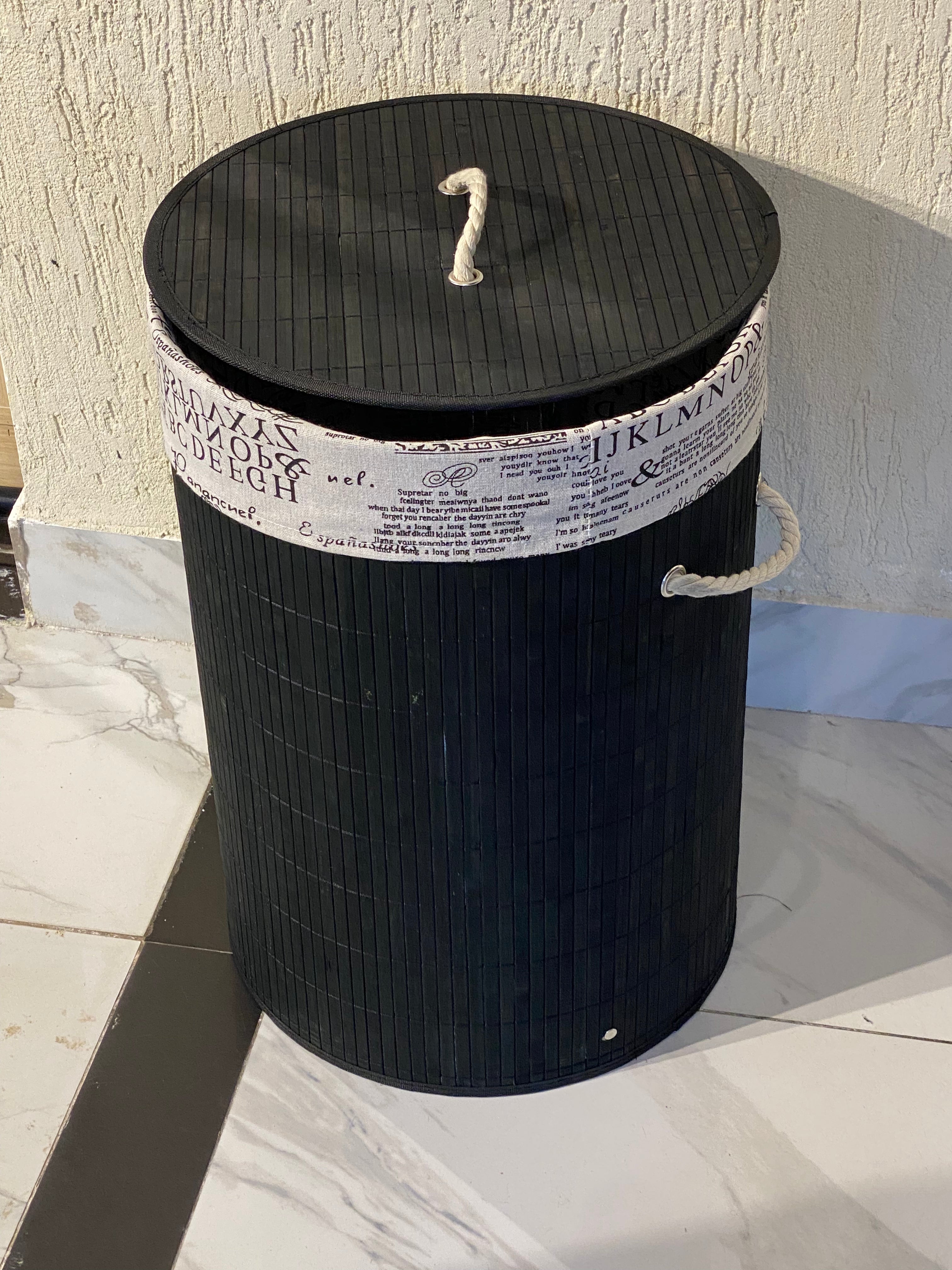 Round bamboo laundry basket