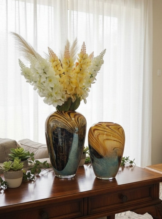 Medium handcrafted elegant decorative glass vase