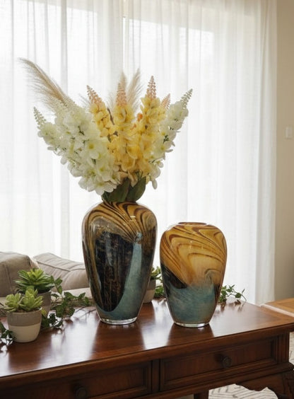 Medium handcrafted elegant decorative glass vase