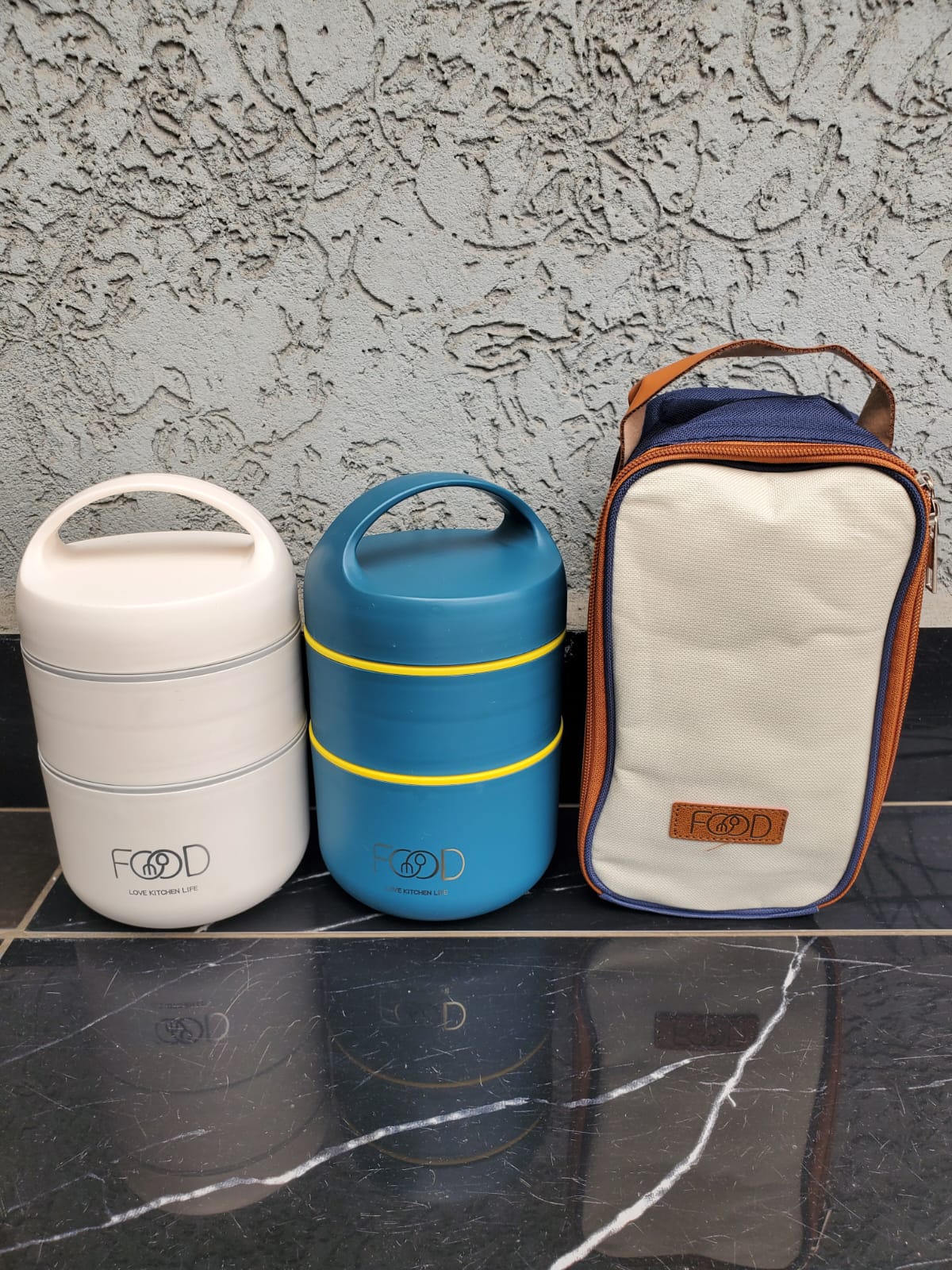 Insulated lunch box set