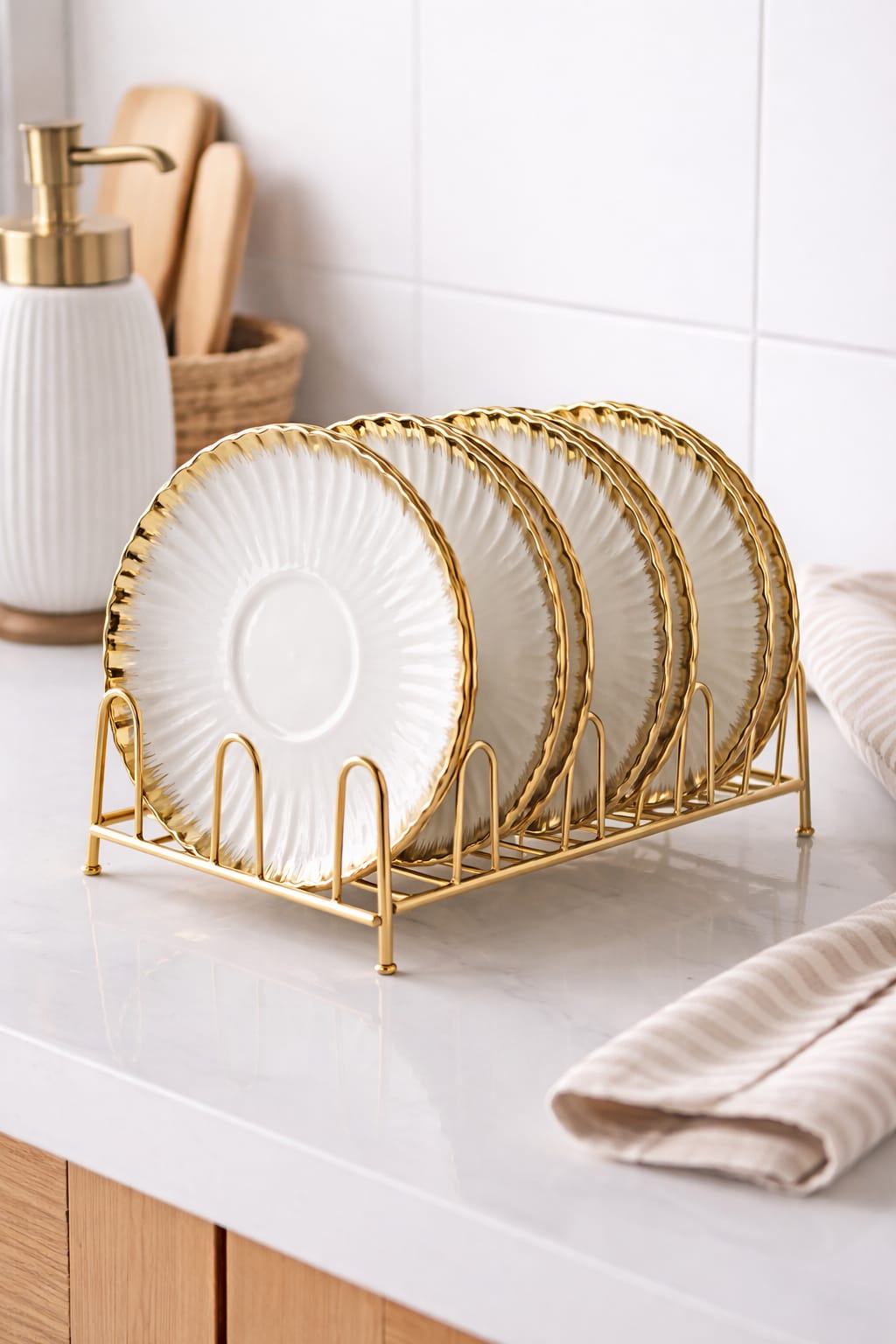 6inch Porcelain shell saucer with gold rim for elegant table setting