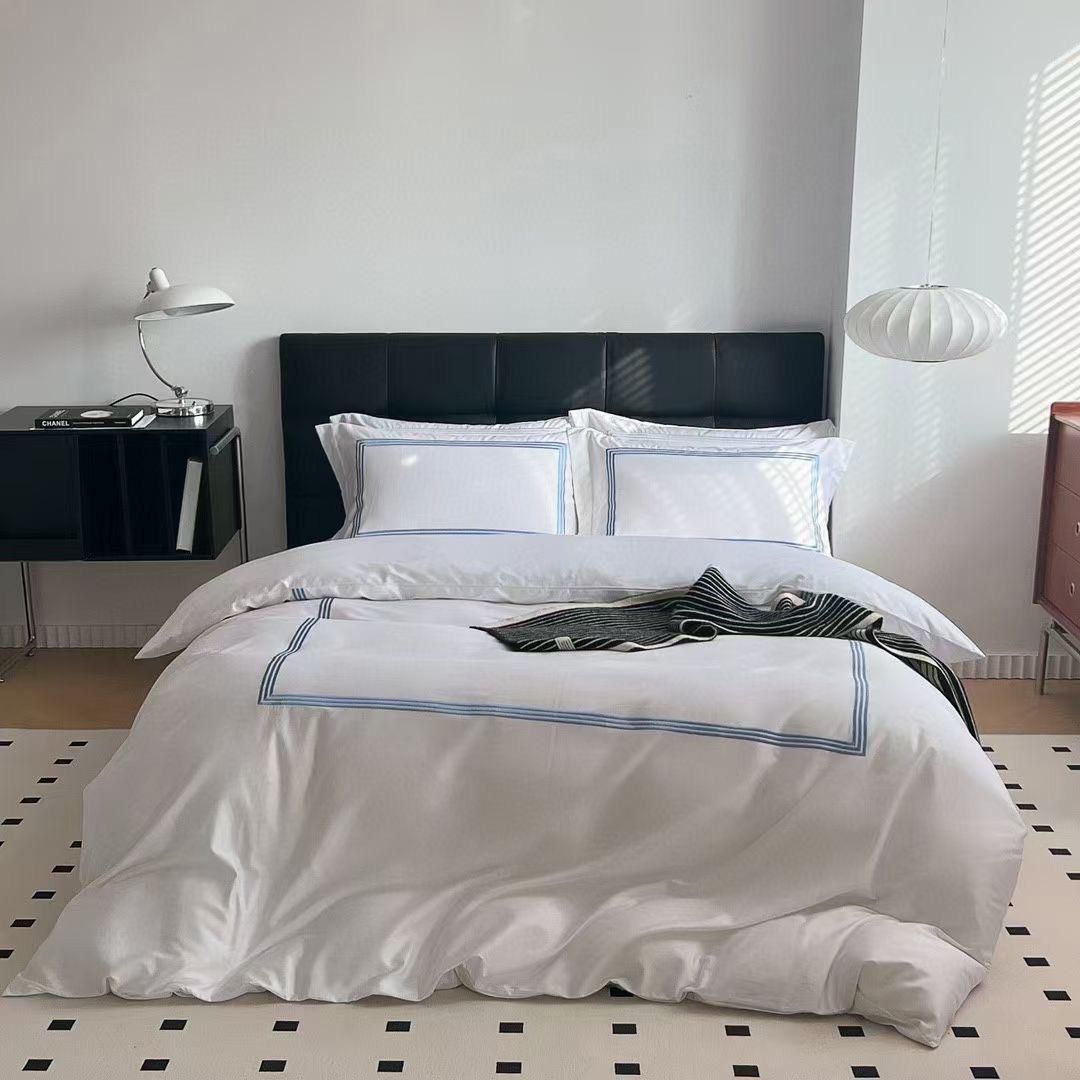 6-Piece grey striped cotton duvet cover set with bedsheet and pillowcases