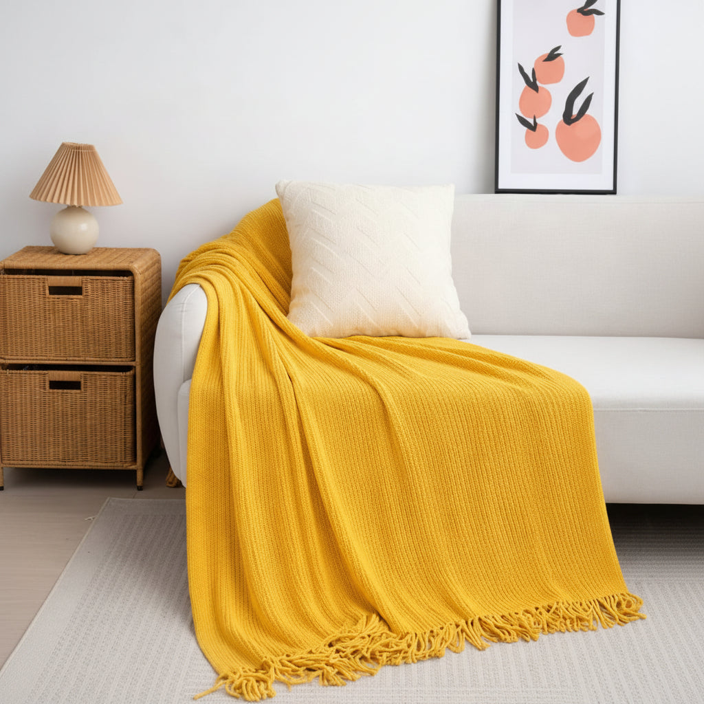 Nordic knit throw blanket measuring 160 × 180 cm for cozy comfort and stylish home décor.