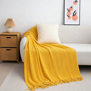 Nordic knit throw blanket measuring 160 × 180 cm for cozy comfort and stylish home décor.