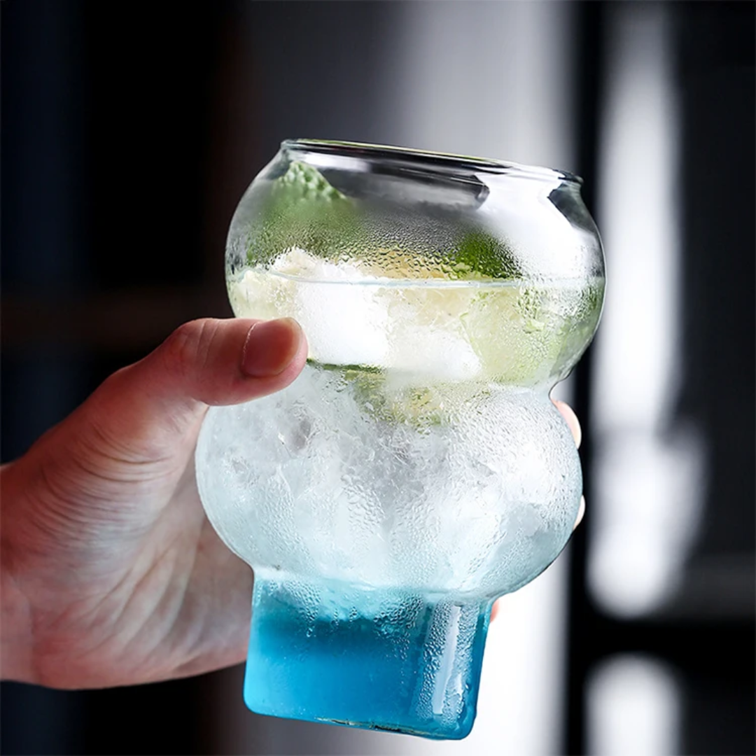 520 ml cocktail dessert glass, elegant serving glass for drinks, ice cream, and layered desserts.