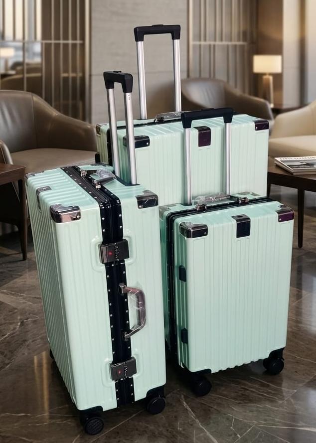 Zipless Suitcase