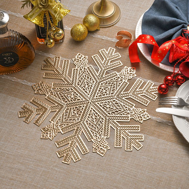 6pc Christmas snowflake PVC tablemats in silver and gold