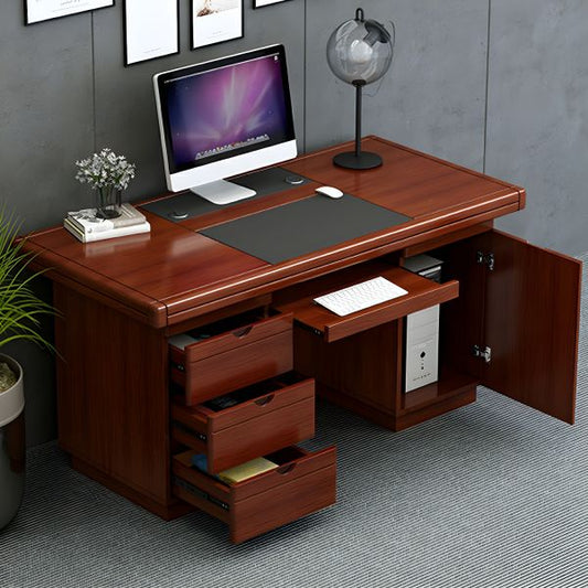 Executive office desk available in 1.2M and 1.4M with spacious surface and modern design.