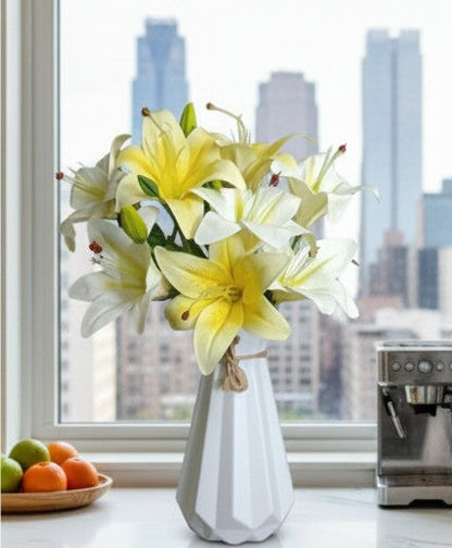 Artificial tiger lilies in plastic vase – 32cm floral centerpiece for dining table decor