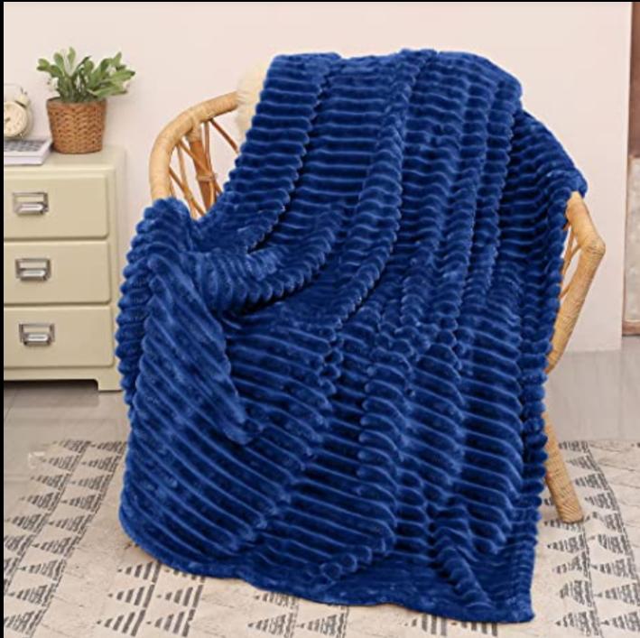 200 × 230cm Fleece Soft Throw Blanket for Bed, Sofa and Outdoor Use