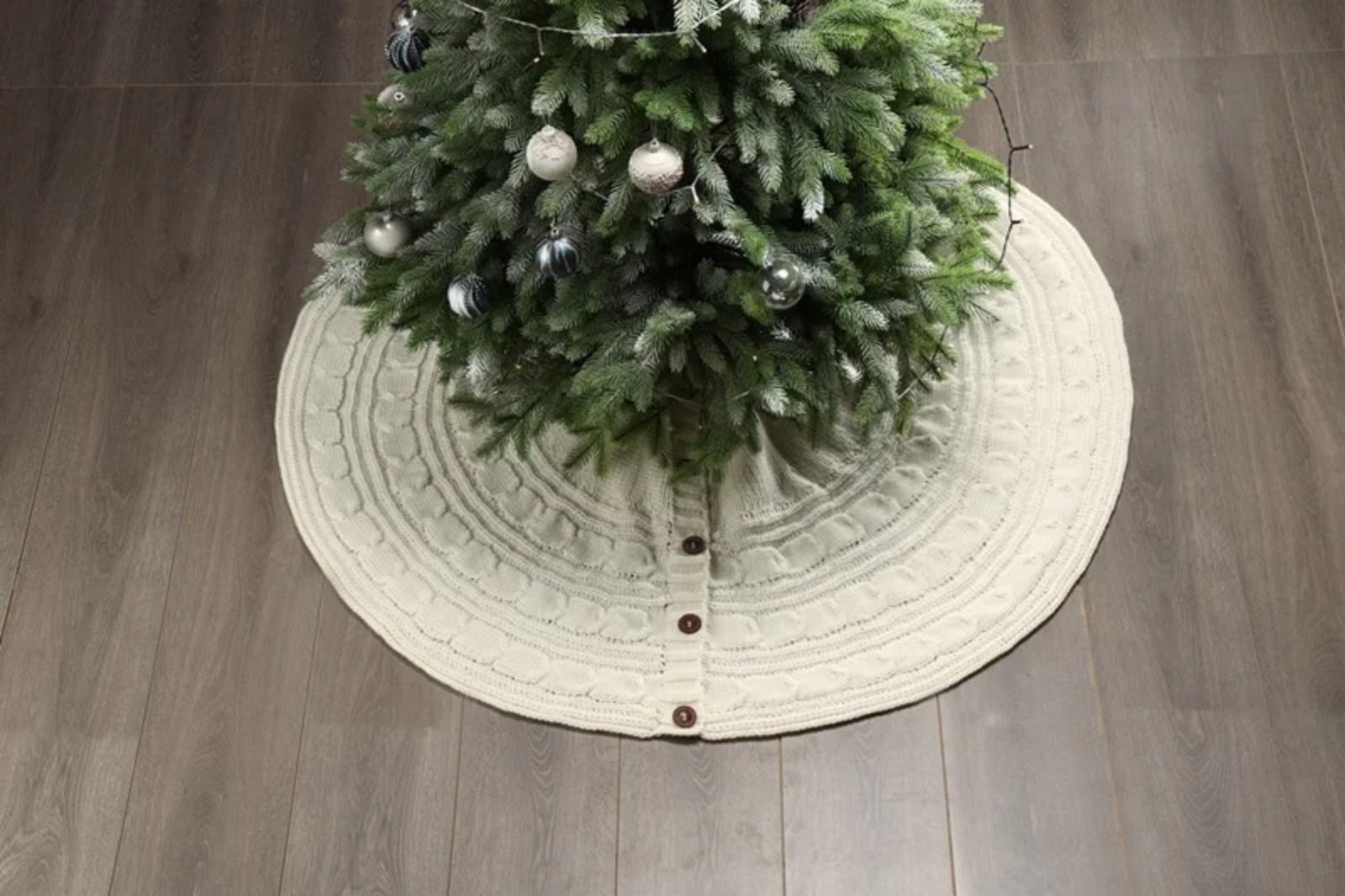 Knitted Christmas Tree Skirt