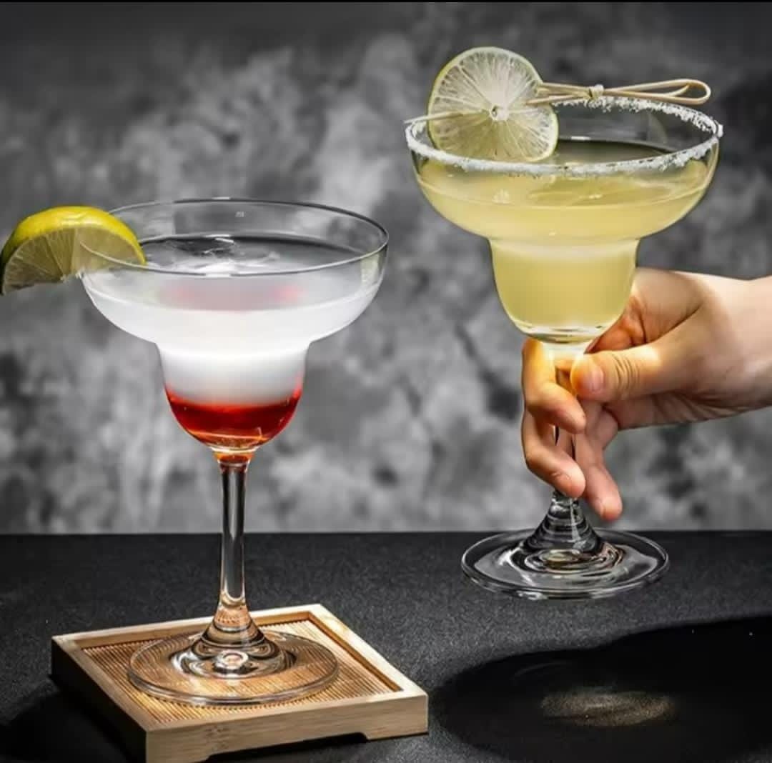 Set of six clear 240ml margarita glasses