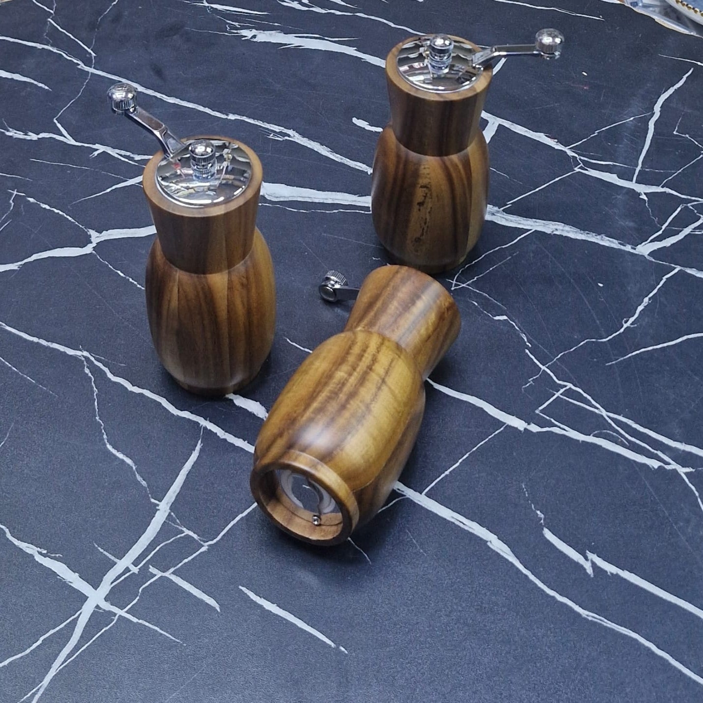 Acacia Manual Salt and Pepper Grinder Set