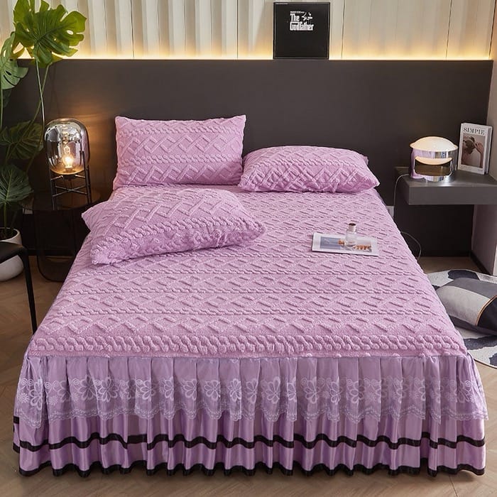 6×6 Bedspread set with bedskirt and two pillowcases for elegant bedroom décor