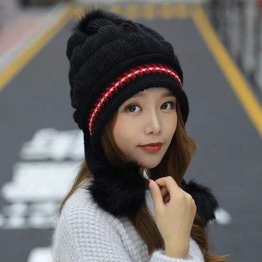 Women’s fleece lined knit pullover hat, thick warm windproof winter beanie for outdoor use.