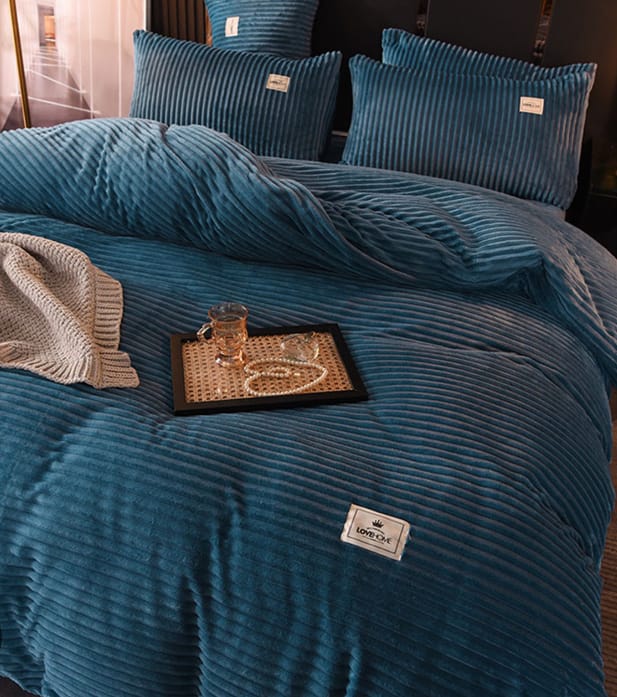 6 × 7 Velvet Duvet Set