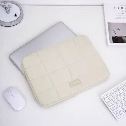 15.6 Inch Shock Proof Quilted Laptop Sleeve Bag