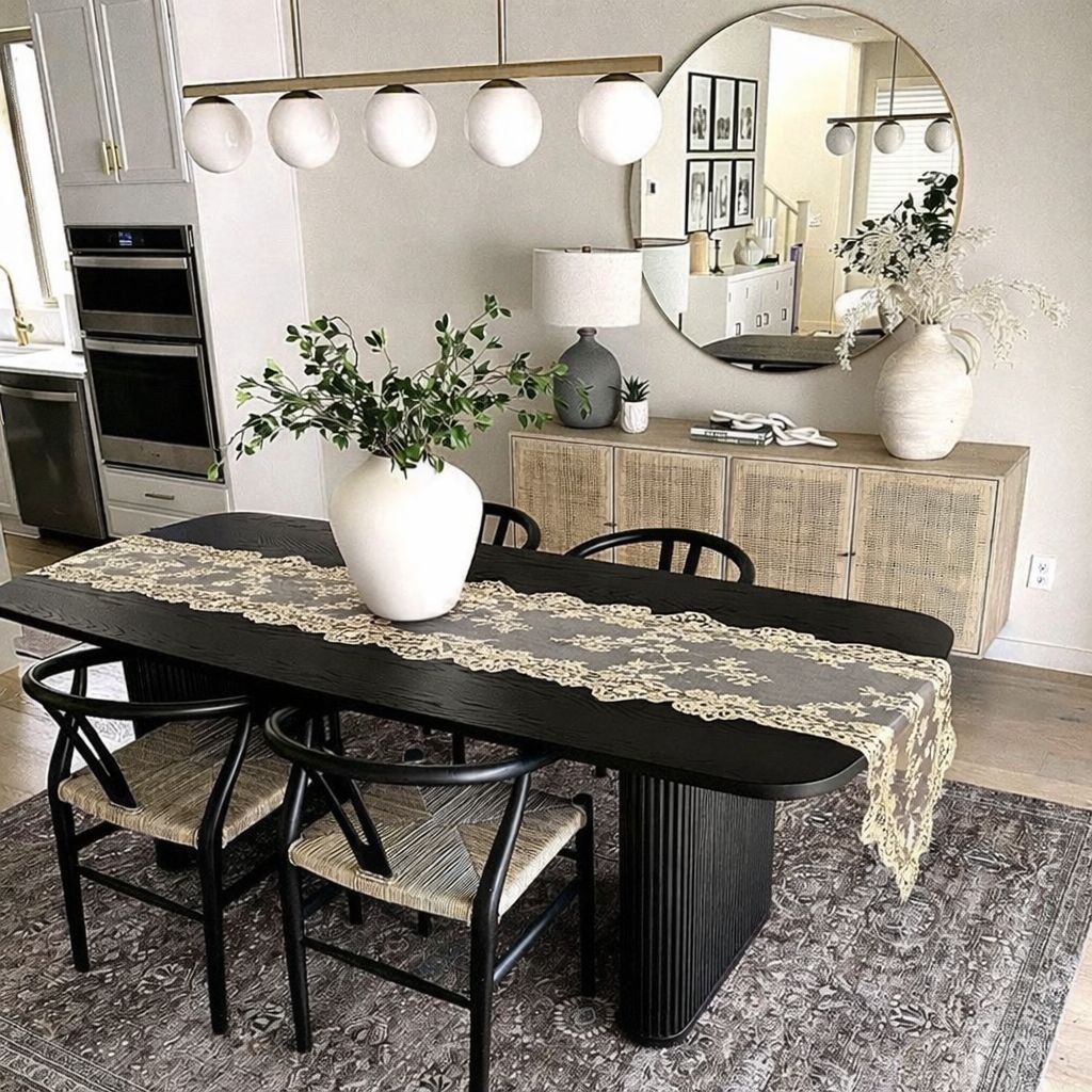 European light luxury table runner in white and light brown for dining tables