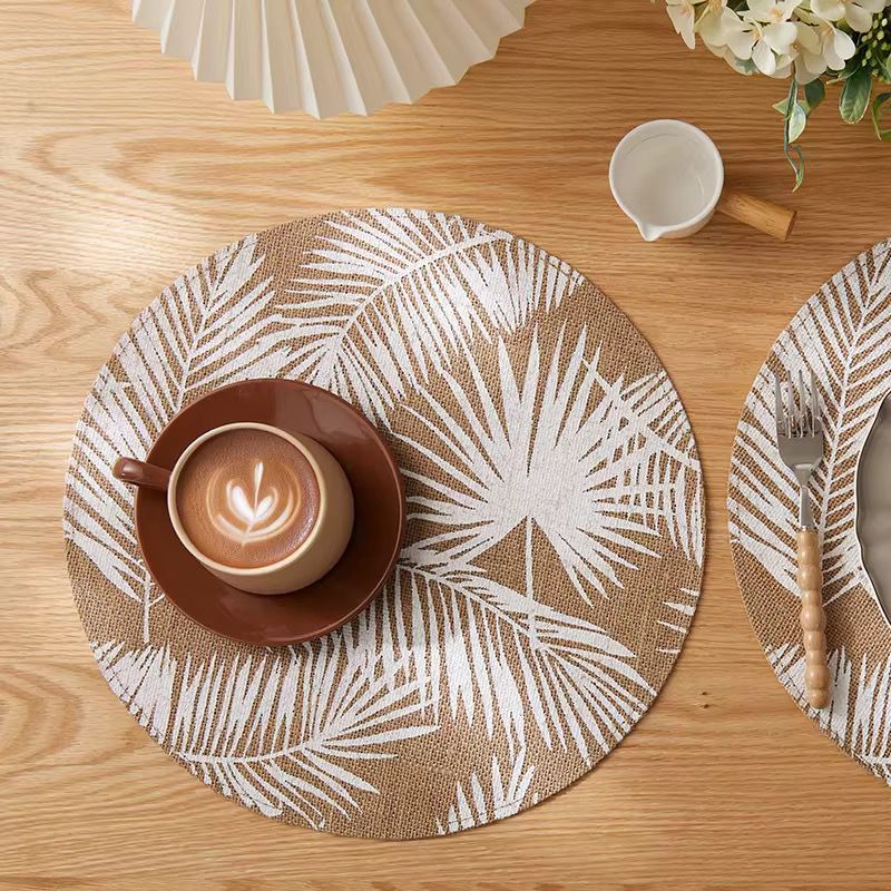 Set of 6 round table placemats with elegant leaf pattern design