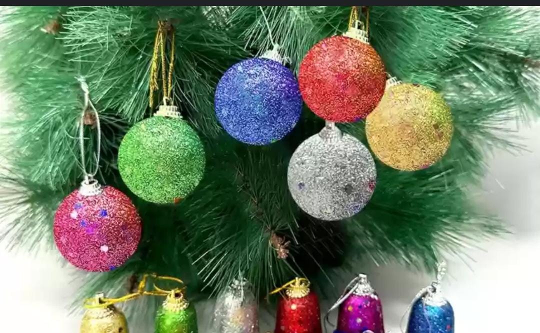 6-Piece Set of Christmas Coloured Balls