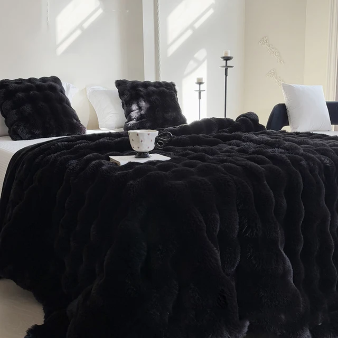Double Layer Faux Fur Bubble Blanket 180 × 200 cm