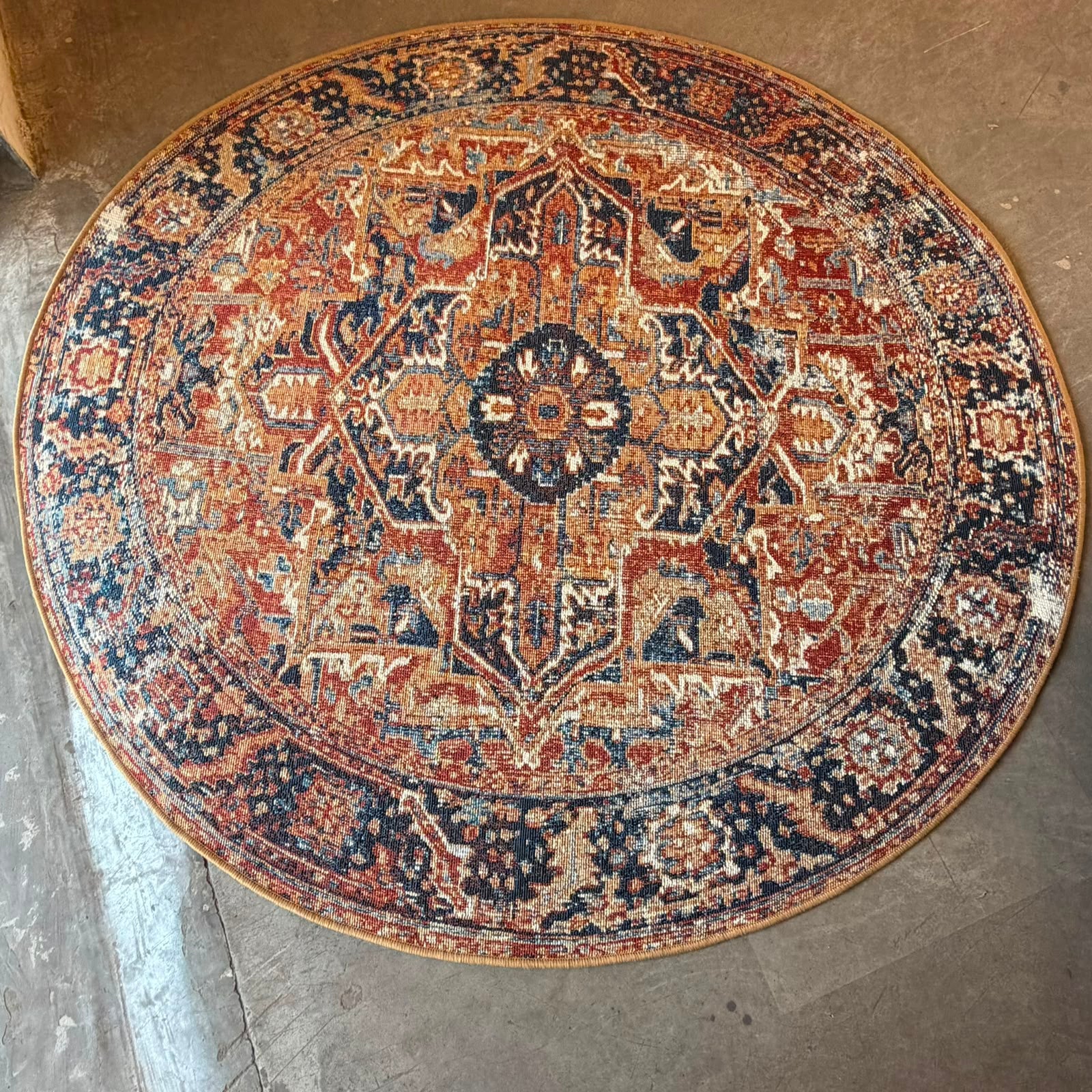 Dawood Lifestyle & Gadgets ke Oriental Weavers Isla Round Vintage Persian Flat Weave Rug with distressed medallion pattern for indoor and outdoor use KBORIE212.